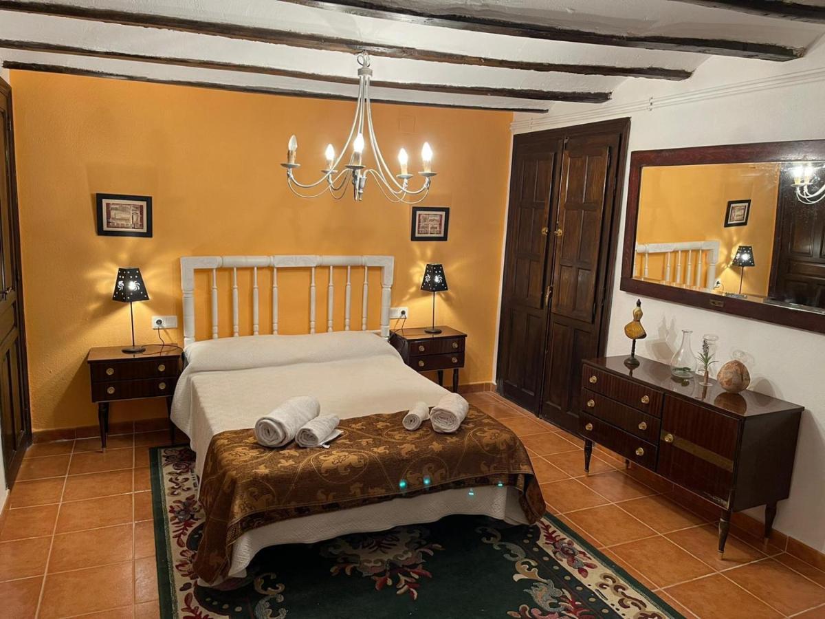 Casa Rural Vicenta 1750 Альбентоса Экстерьер фото