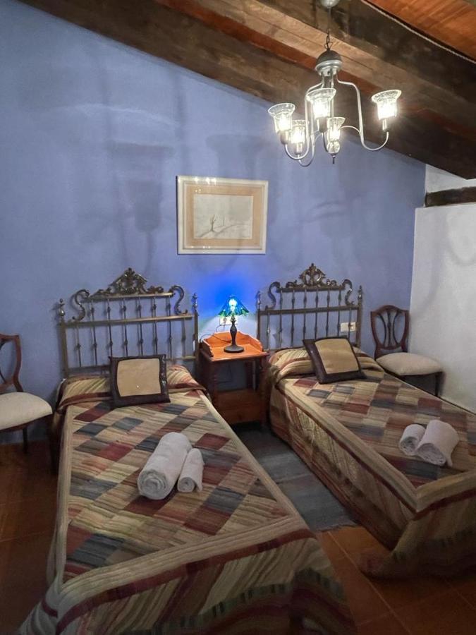 Casa Rural Vicenta 1750 Альбентоса Экстерьер фото