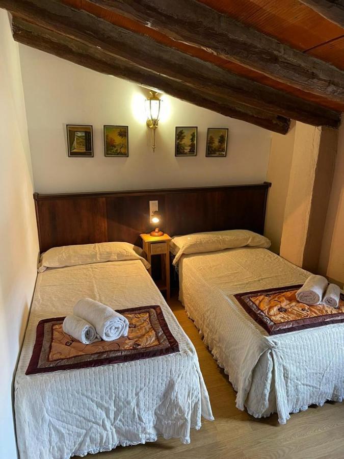 Casa Rural Vicenta 1750 Альбентоса Экстерьер фото